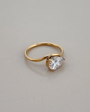 TEARDROP DIAMOND RING 18K GOLD PVD - STUDIO JO STORE